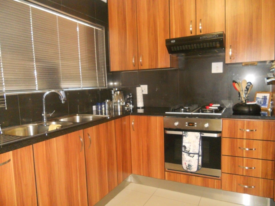 To Let 3 Bedroom Property for Rent in Wavecrest Eastern Cape